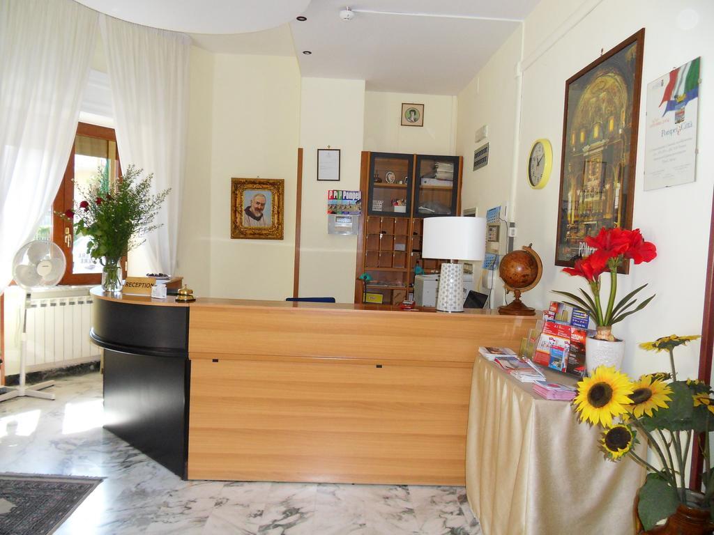 Hotel Astoria Pompeï Buitenkant foto